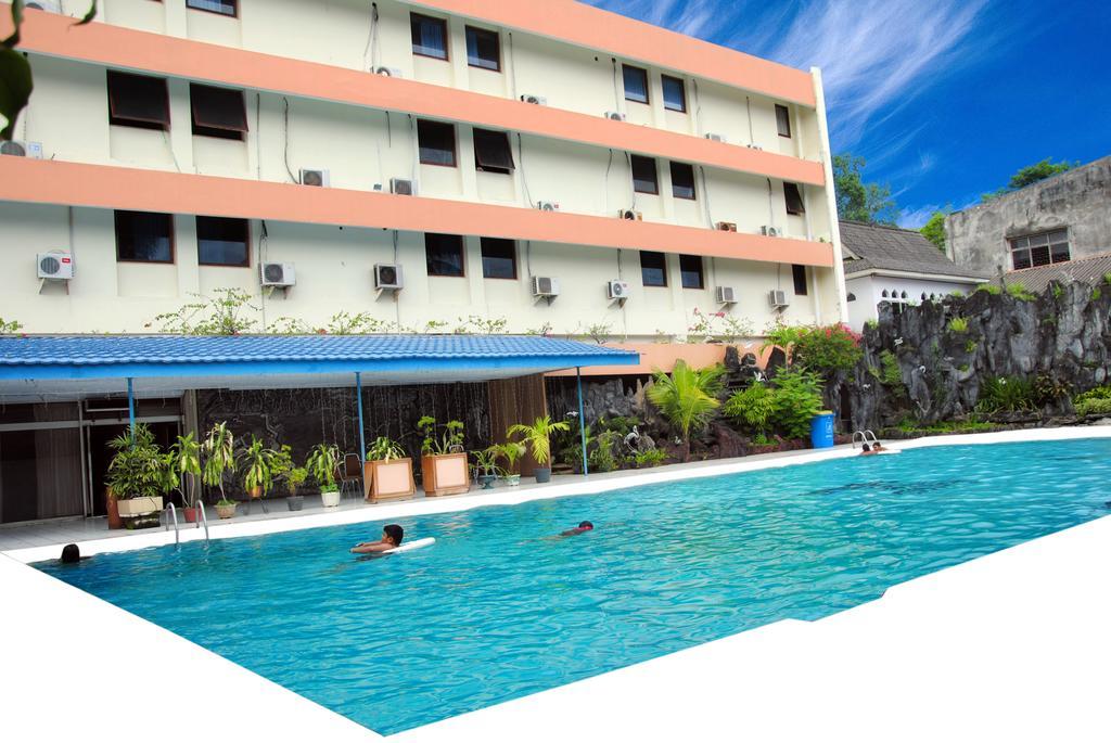 Sahid Kawanua Hotel