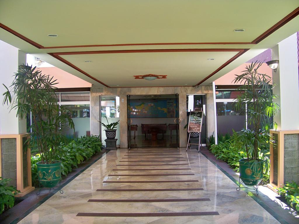 Sahid Kawanua Hotel 3*