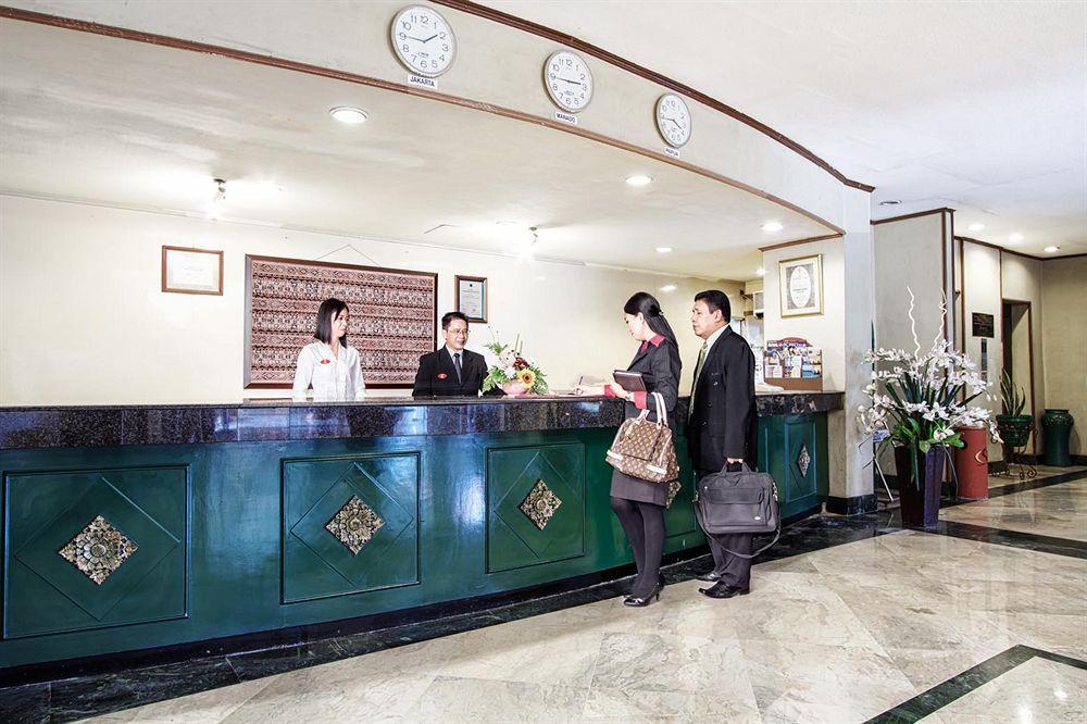 Sahid Kawanua Hotel 3*
